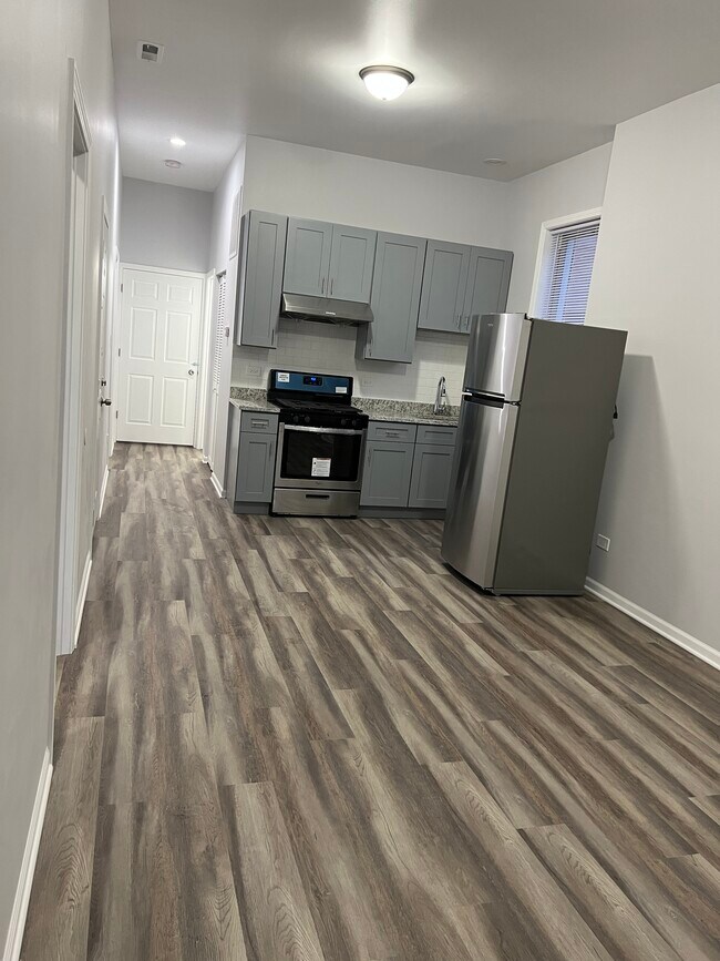 Primary Photo - 240 W 24th St