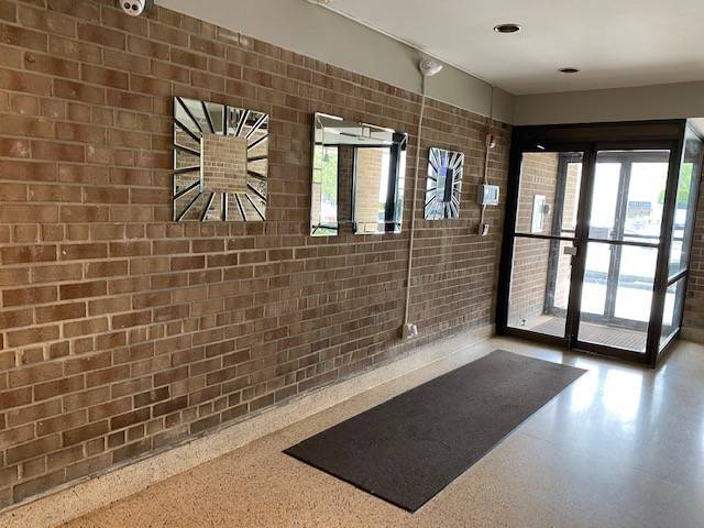 Building Photo - 244 Halstead Ave