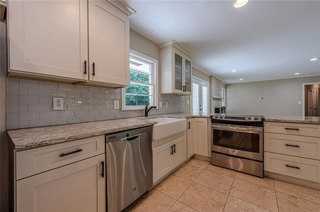 Building Photo - 2151 Zelda Dr NE