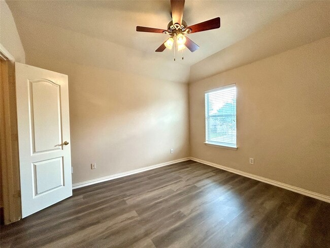 Building Photo - 2518 Brittany Lakes Dr