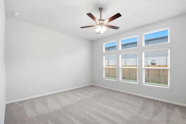 Building Photo - 2106 Villa Flora Ln