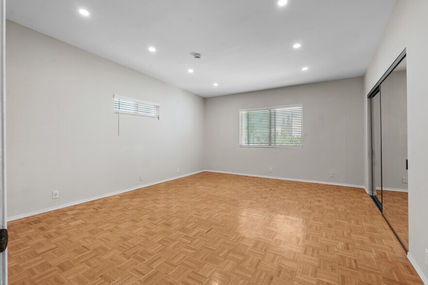 Building Photo - 1559 Winona Blvd