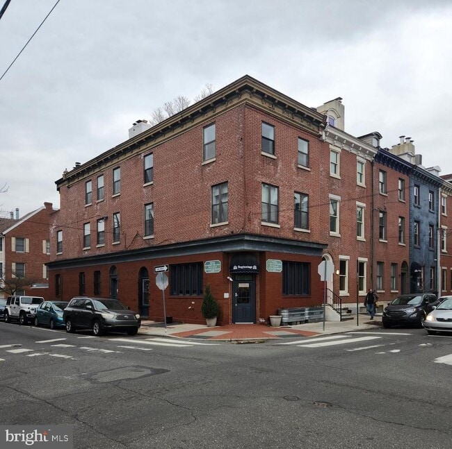 Building Photo - 626 S 10th St