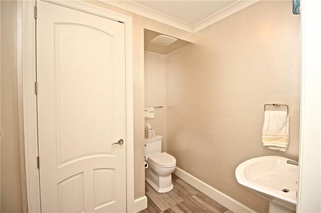 Building Photo - 203 Coggeshall Ave