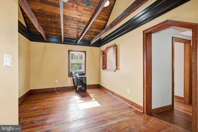 Building Photo - 27 E Broad Way