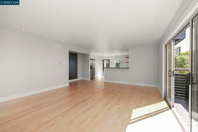 Building Photo - 32 Kenilworth Dr