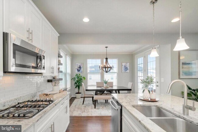 Building Photo - 437 Boxelder Dr