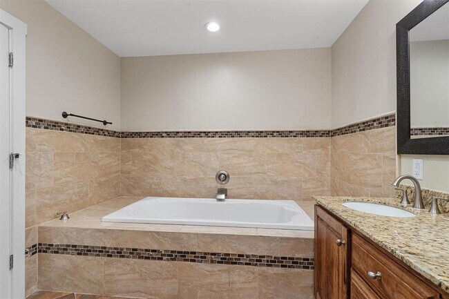Building Photo - 6202 Hillston Dr