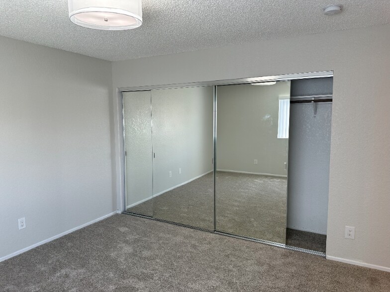 Building Photo - 1545 W 207th St