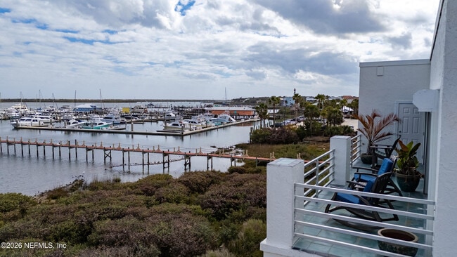 Building Photo - 75 Comares Ave