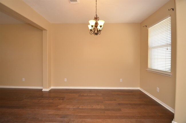 Building Photo - 2911 Meadowglen Cove