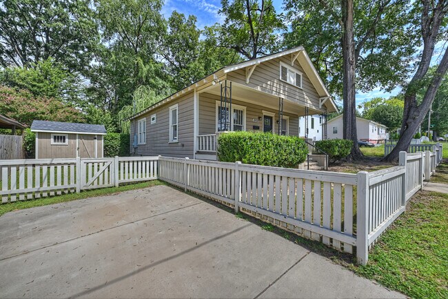 Building Photo - 1009 Grace St