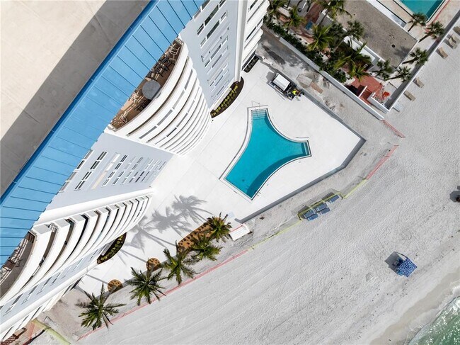 Building Photo - 1750 Benjamin Franklin Dr