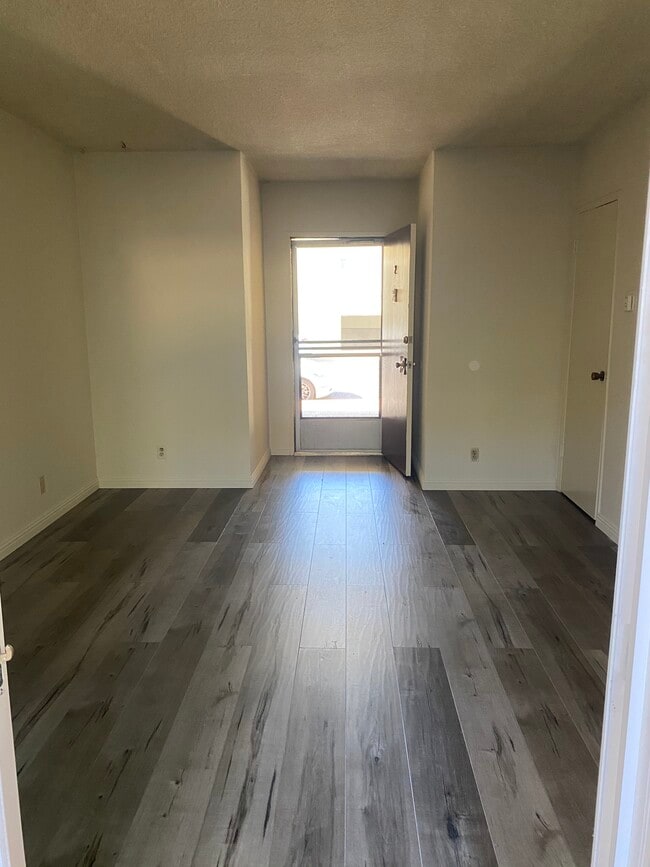 Building Photo - 11620 Iowa Ave