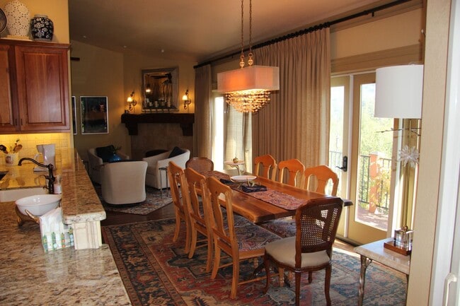 Building Photo - Amazing Apple Valley Home