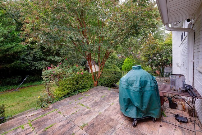 Building Photo - Furnished, Detached Home in Bethesda Alta ...