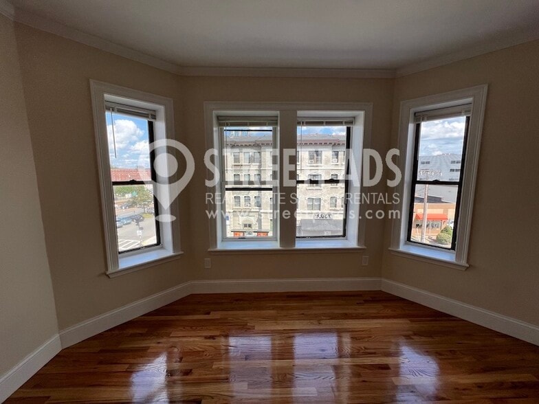 Building Photo - 201 Harvard Ave