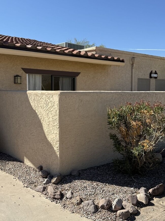 Building Photo - 9870 E La Palma Ave