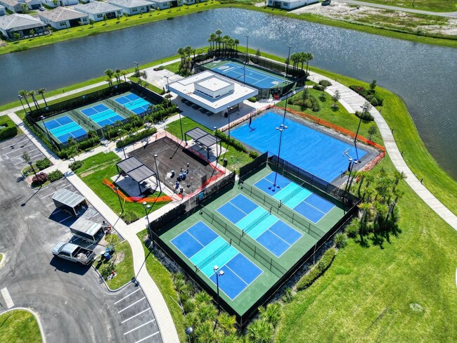 Building Photo - 10219 SW Corvus Ln