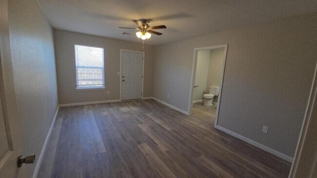 Building Photo - 4115 W 57th St