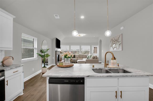 Building Photo - 347 Saltmeadow Ln