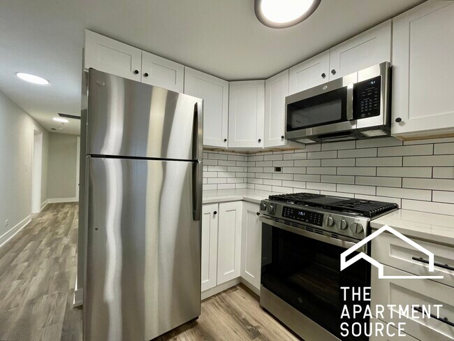 Building Photo - 2937 N Ashland Ave