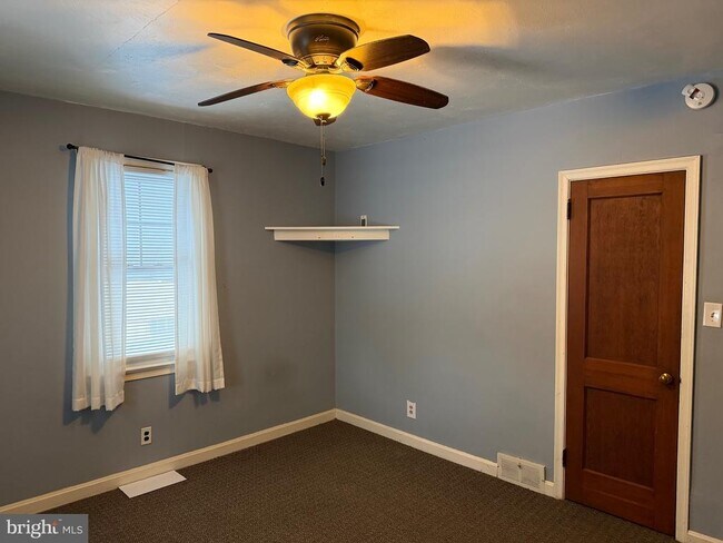 Building Photo - 251 Summit Ave