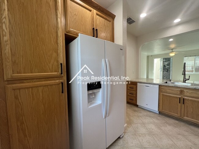 Building Photo - A Wonderful 3bd/2.5ba Natomas Home with Garage!