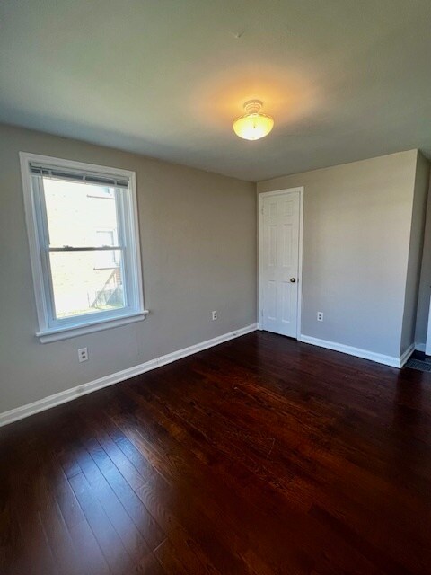 Building Photo - 689 Smith Ave