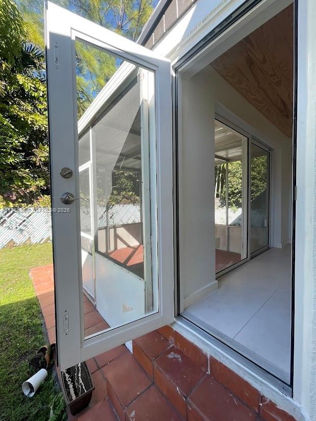 Building Photo - 811 NE 70th St