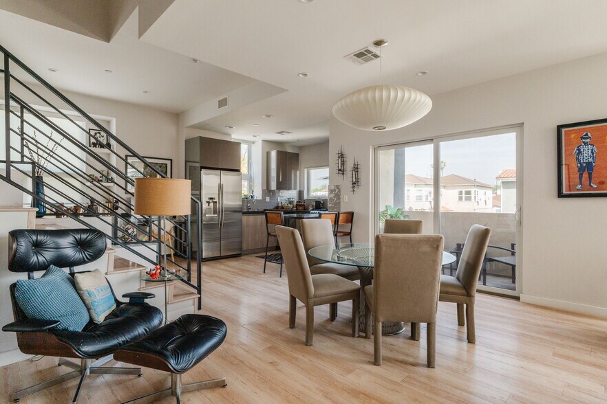 Building Photo - 6072 Pickford St