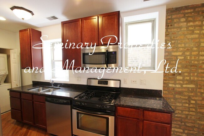 Interior Photo - 5653-59 N. Magnolia