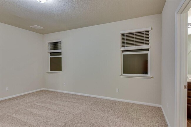 Building Photo - 309 Naset Dr