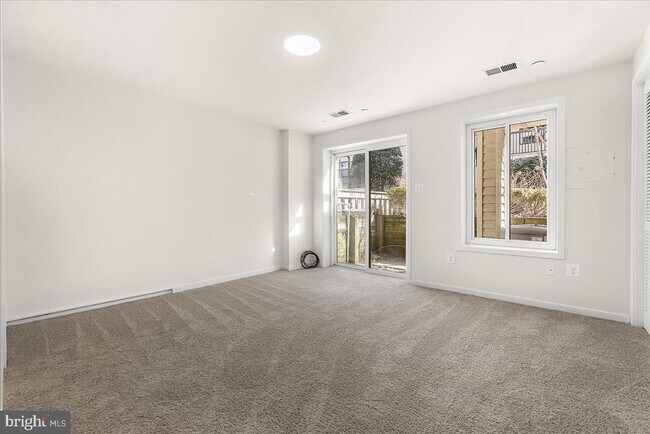 Building Photo - 9713 Hellingly Pl