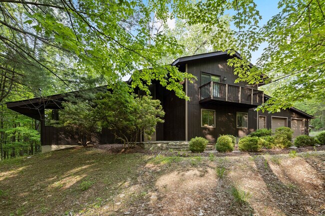 Building Photo - 108 Helms Hill Rd