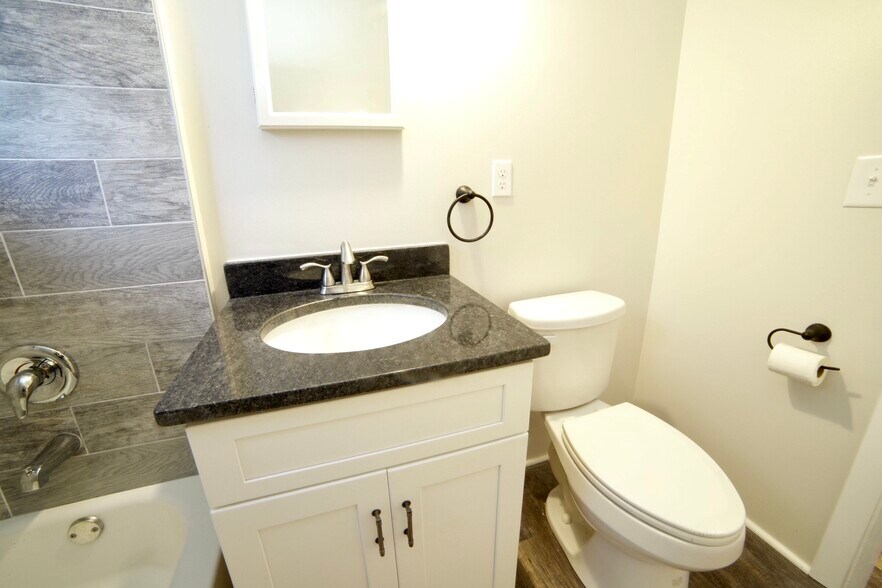 Bathroom - 113 Astor St