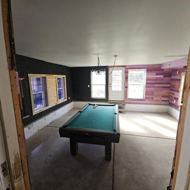 Building Photo - Elegant 5-Bedroom, 4-Bath Home with Expansive Living Spaces