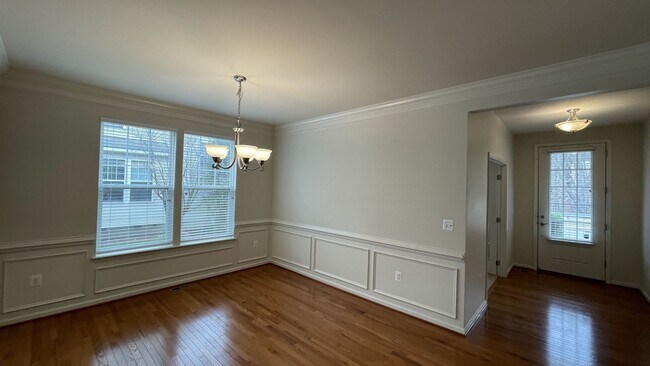 Building Photo - 5-Bedroom Colonial in Lake Ridge