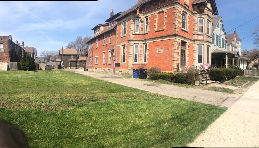 Primary Photo - 1840 W 58th St