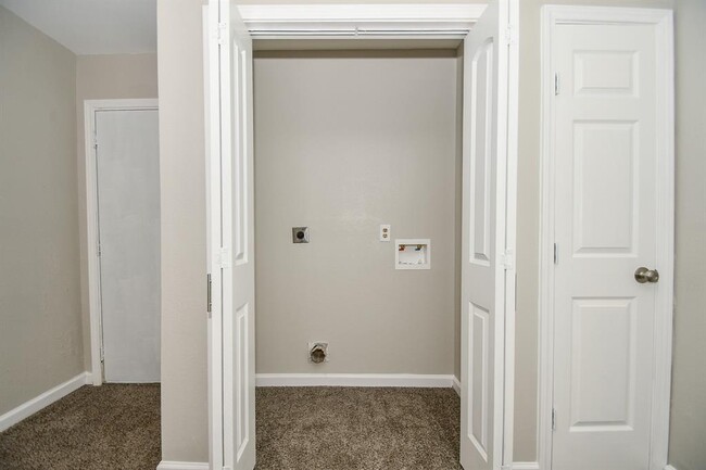 Building Photo - 8323 Blacksmith Dr
