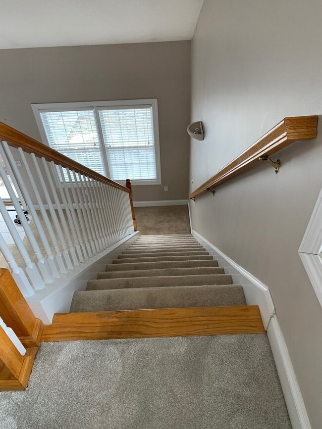 Building Photo - * RE-RENTAL AVAILABLE ON 8/17/26 * 3 Bedroom 2.5 Bath End Unit Townhouse