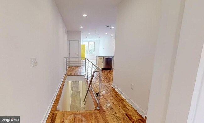 Building Photo - 1642 N Marshall St