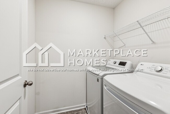 Building Photo - 1425 Willow Springs Dr