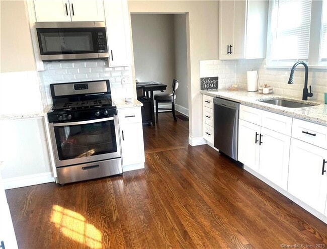 Building Photo - 231 Nichols Ave