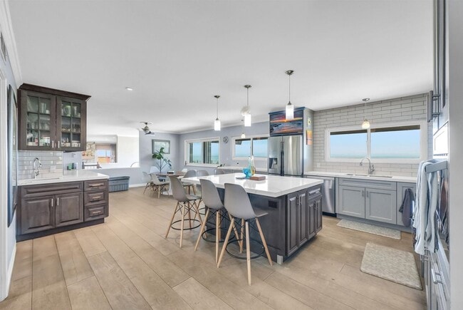 Building Photo - Living On Top Of The World