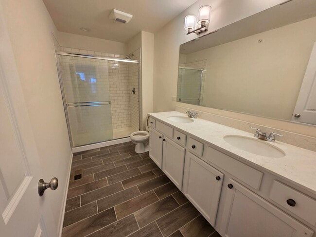 Building Photo - 4449 Monroe Ct