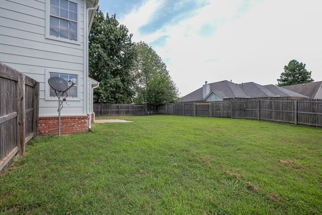 Building Photo - Gorgeous 4 Bedroom Remodel, Union Schools!