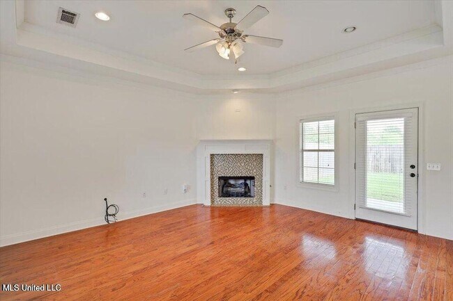 Building Photo - 409 Sand Stone Pl