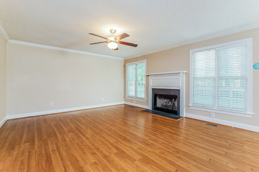 Building Photo - 4813 Forest Highland Dr