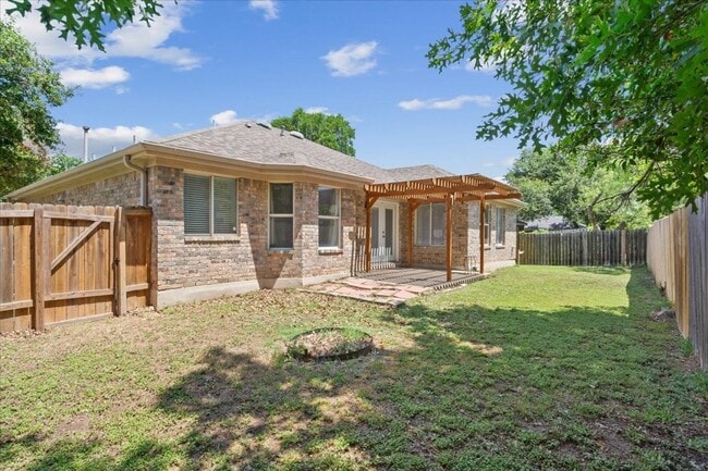Building Photo - Charming 3/BR 2/BA One-Level Home in Round...